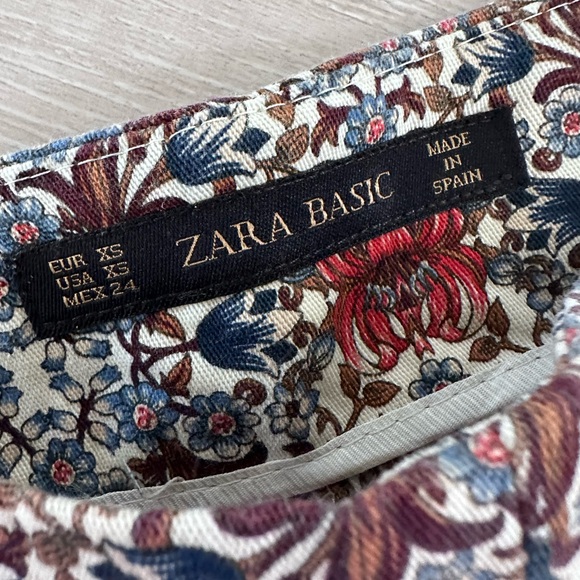 Zara Basic Multicolor Floral Shorts – Size XS - Picture 3 of 7